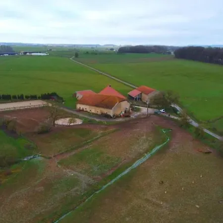 Ou Familiale , Ferme Des Champs * Vrécourt